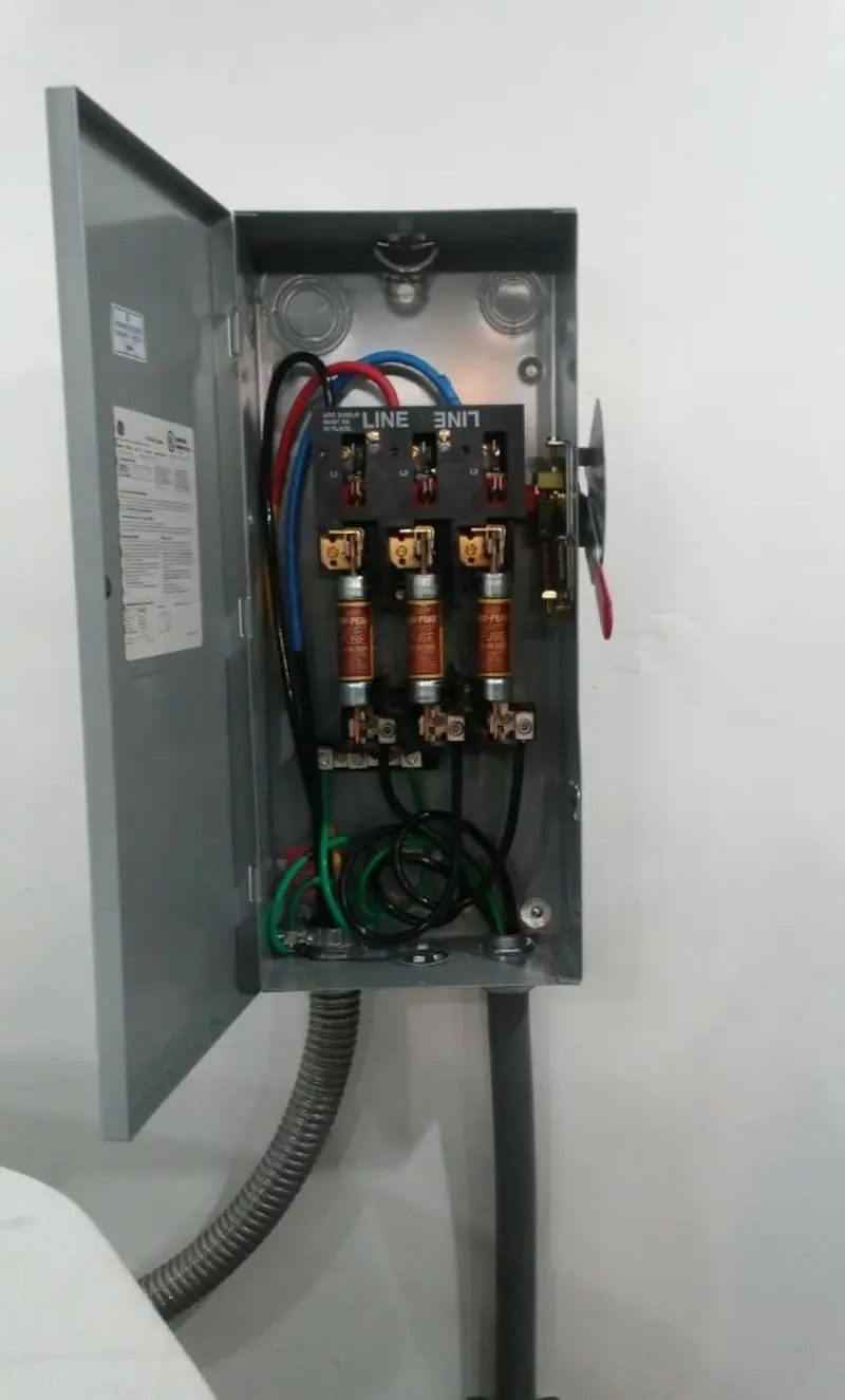 Three-phase disconnect switch installed for Electrical Wiring & Rewiring in Washington